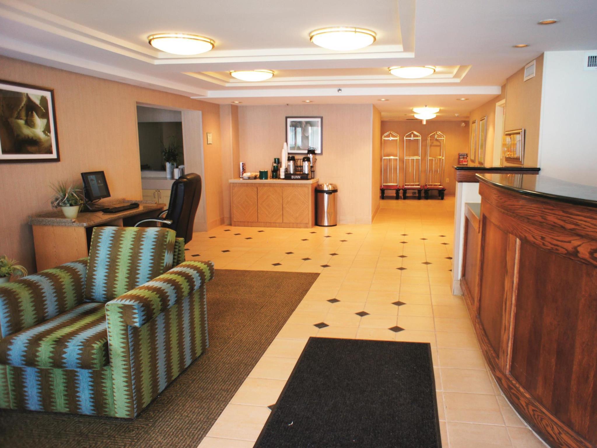 La Quinta By Wyndham Salem Nh Hotell Exteriör bild