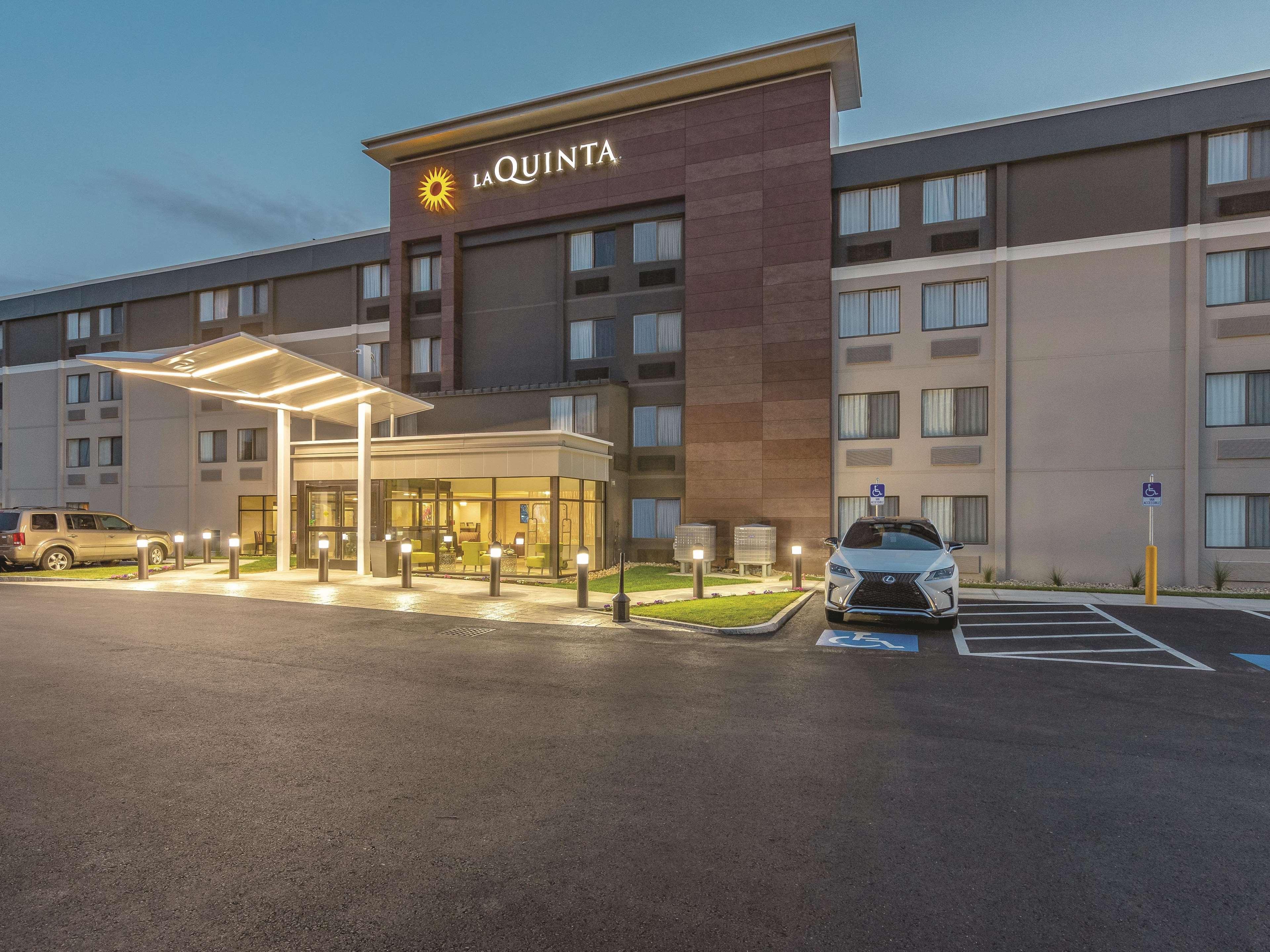 La Quinta By Wyndham Salem Nh Hotell Exteriör bild